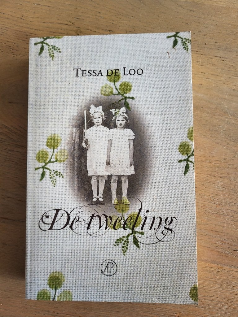 De Tweeling - Tessa de Loo (Paperback), Ophalen of Verzenden, Zo goed als nieuw, Tessa de Loo
