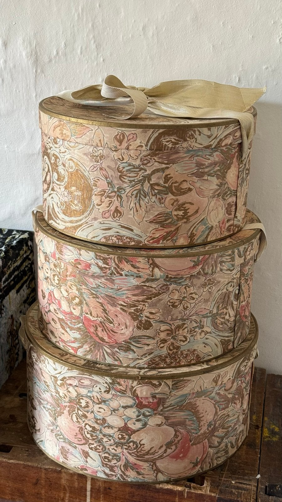 Set van 3 vintage hoedendozen met bloemenprint, Overige materialen, Minder dan 50 cm, Gebruikt, Ophalen of Verzenden