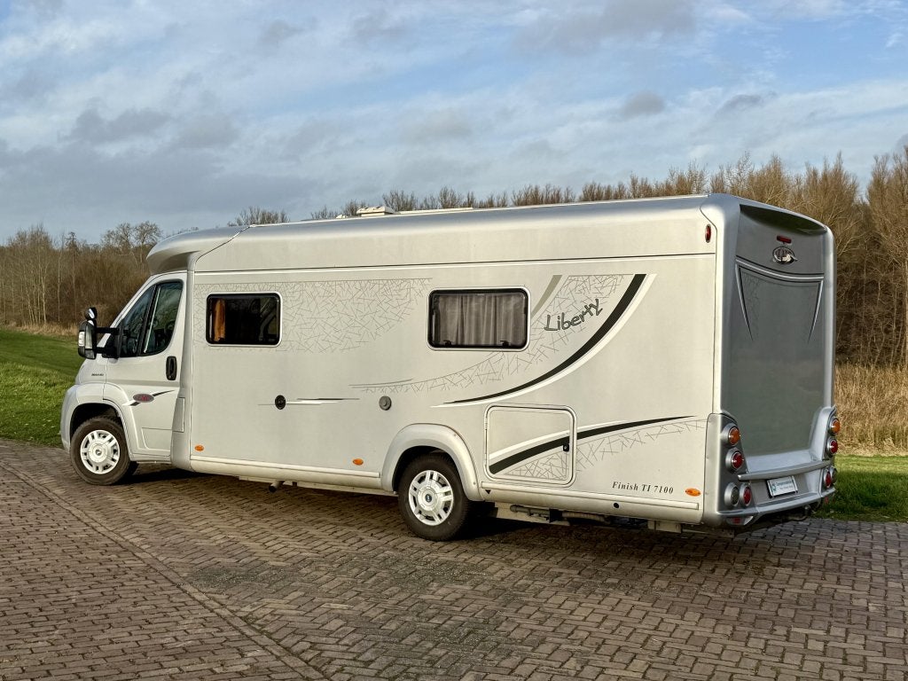 LMC Liberty TI 7100, lengtebed, maxxfenn, Ringverwarming, 7 tot 8 meter, Bedrijf, Tot en met 3