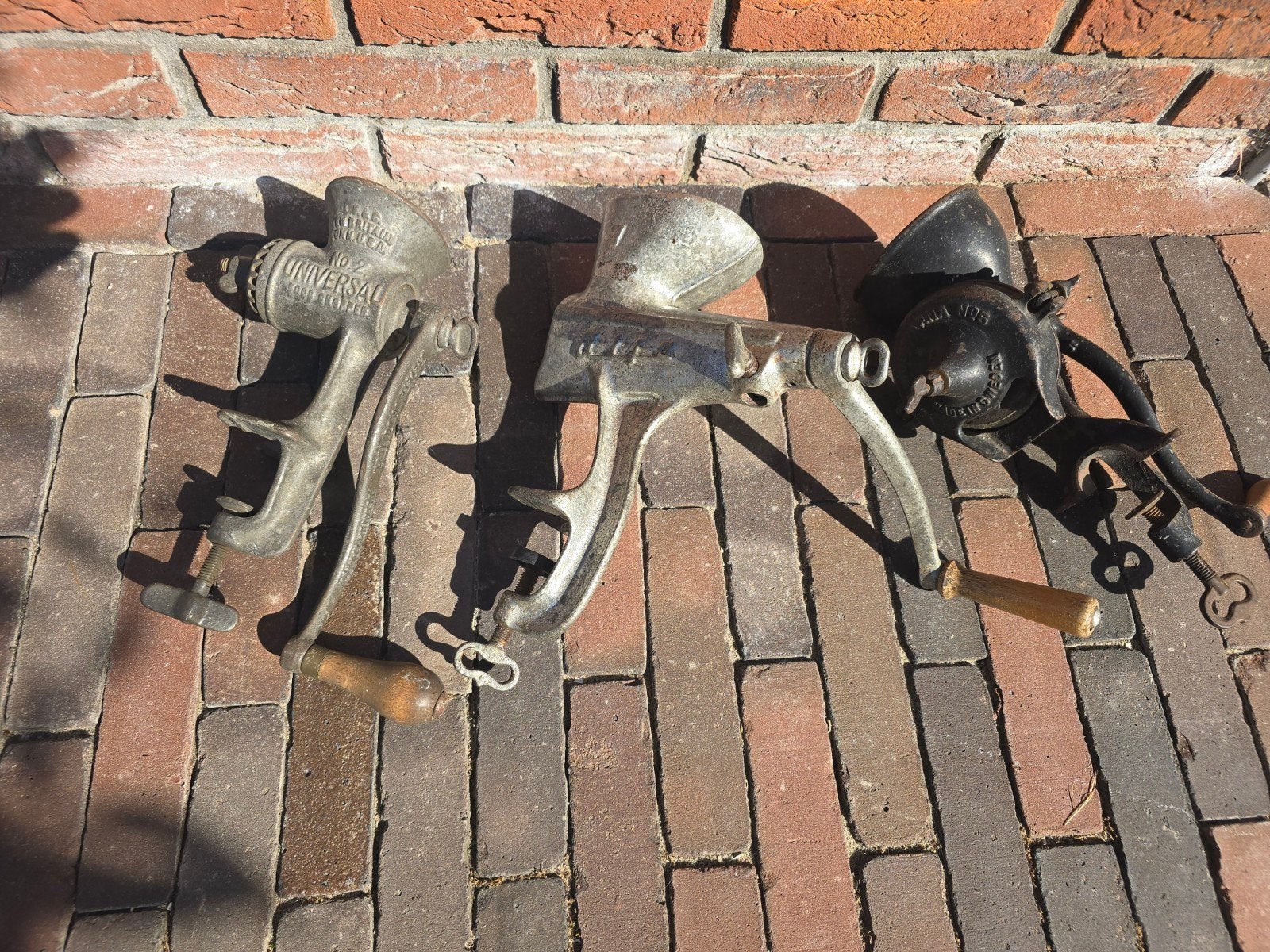 3 grote antieke, handbediende vleesmolens voedselmolens €39, Antiek en Kunst, Ophalen of Verzenden