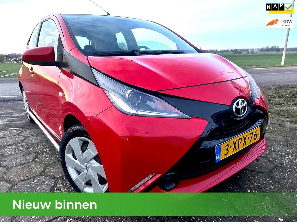 Toyota Aygo 1.0 5D CRUISECONTROL BTW VERREKENBAAR NIEUWE APK, Euro 5, 4 stoelen, Origineel Nederlands, Bedrijf