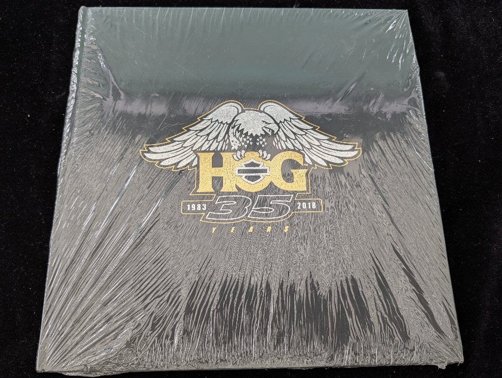 Nieuw Harley Davidson motor H.O.G. 35 Years jubileum Boek, Ophalen of Verzenden, Nieuw, Motoren