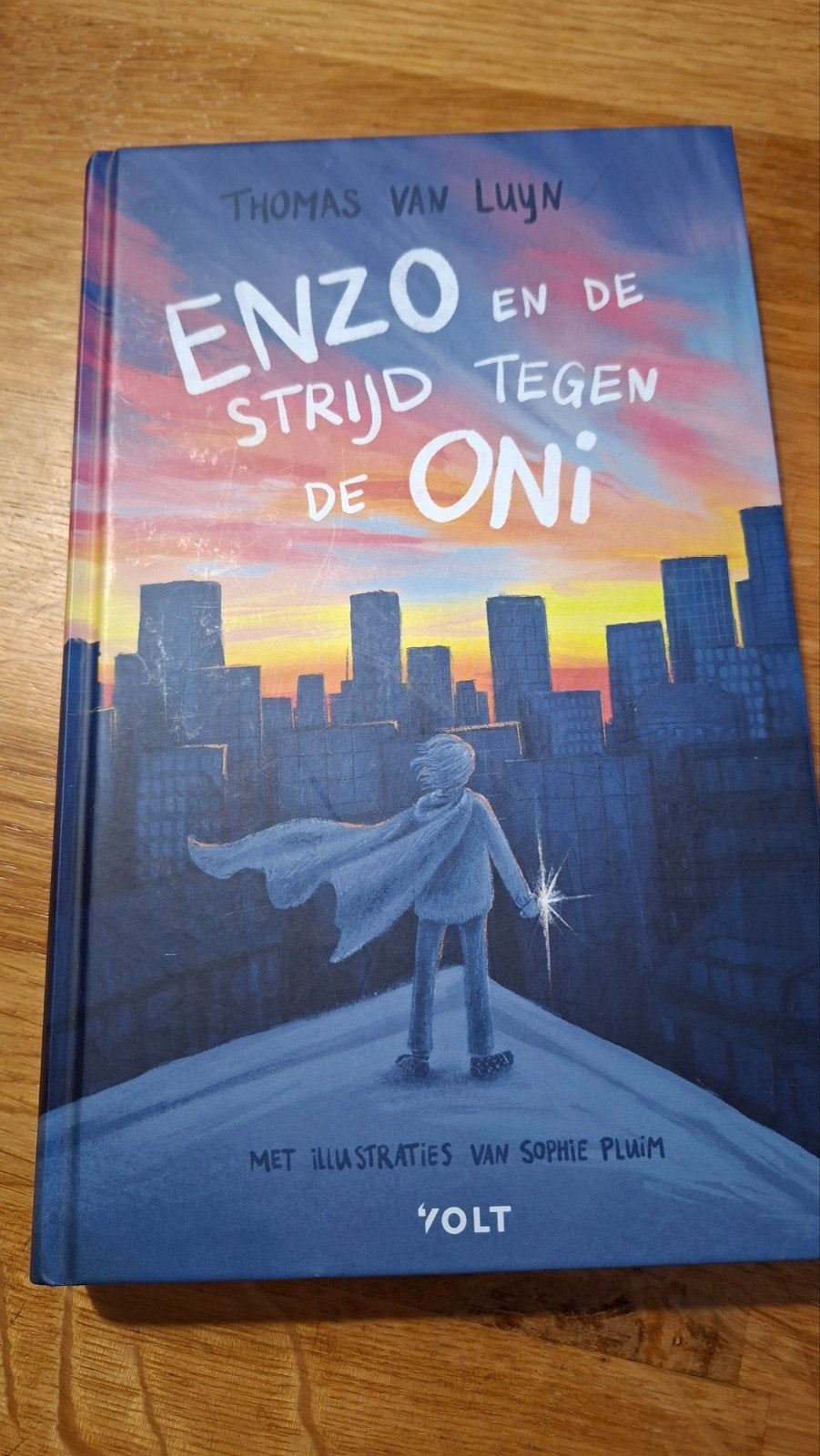 Thomas van Luyn - Enzo en de strijd tegen de Oni, Ophalen of Verzenden, Zo goed als nieuw, Thomas van Luyn