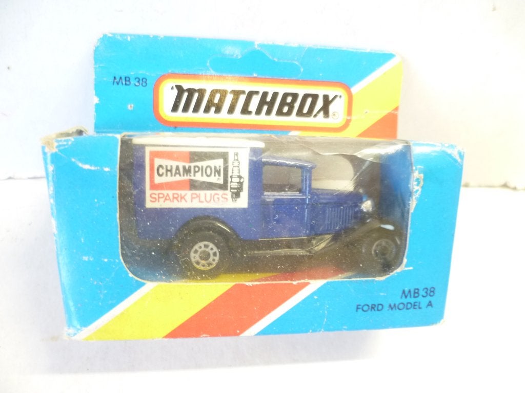 Matchbox MB 38 1981 Ford Model A Spark Plugs modelauto., Hobby en Vrije tijd, Modelauto's | Overige schalen, Ophalen of Verzenden