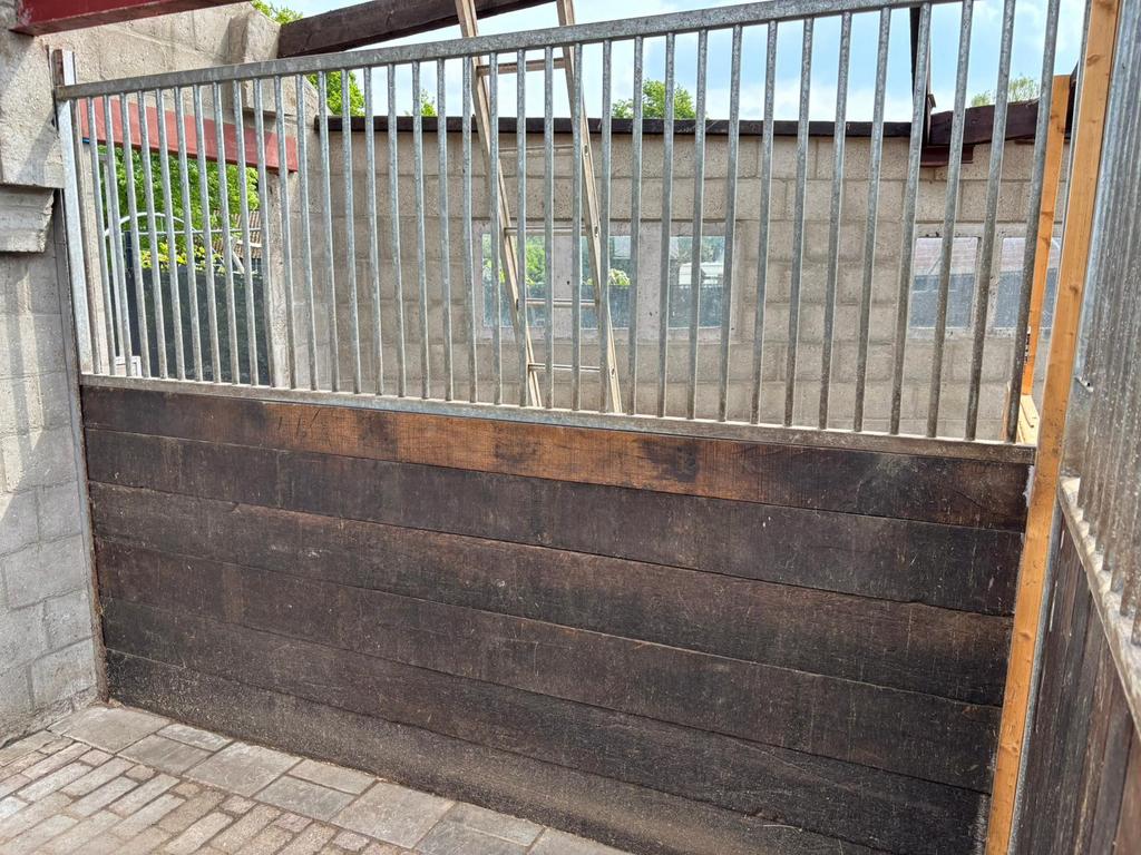 Paardenstal wanden te koop – hardhout, Dieren en Toebehoren, Ophalen, Gebruikt, Overige soorten