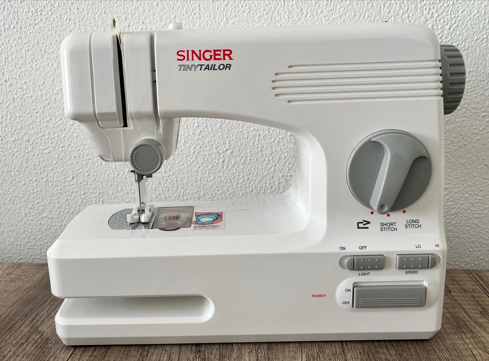 Singer Tiny Tailor TT700 Naaimachine - Compact en Draagbaar, Ophalen of Verzenden, Gebruikt, Naaimachine, Singer
