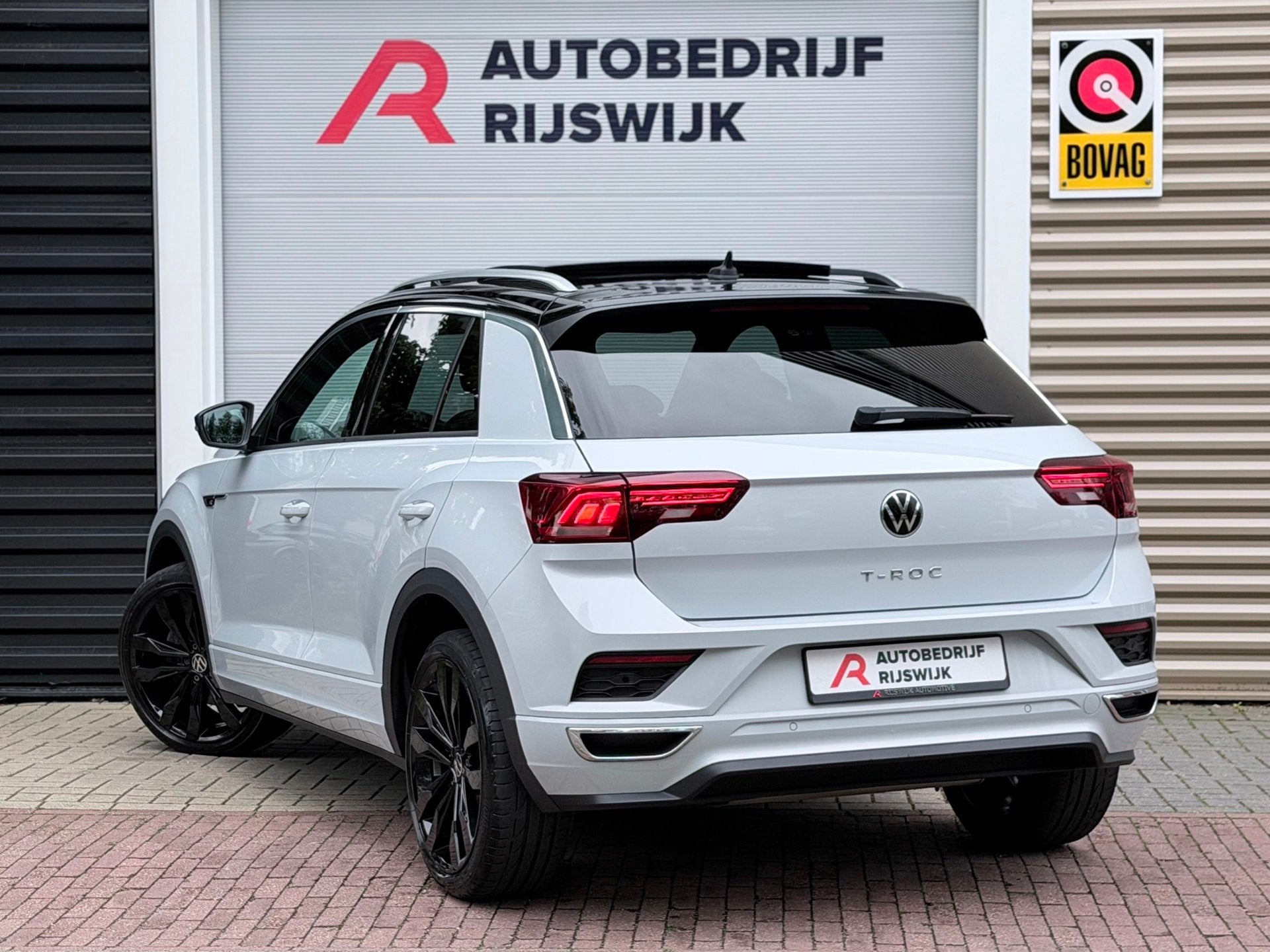 Volkswagen T-Roc 1.5 TSI 3x R-Line Pano/Virtual/Beats/Keyles, 4 cilinders, Alcantara, 1245 kg, SUV of Terreinwagen
