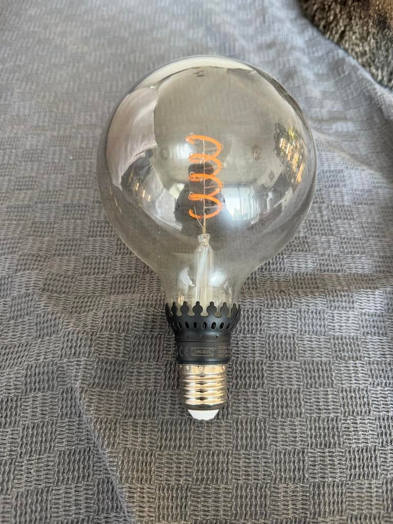 IKEA LED-lamp 200lm E27 - Decoratieve filamentlamp, Ophalen, Zo goed als nieuw, E27 (groot), Led-lamp