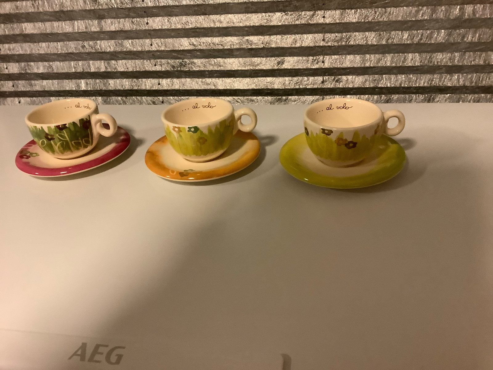 Set van 3 Thun kopjes met schotels - 'al sole' design, Ophalen of Verzenden