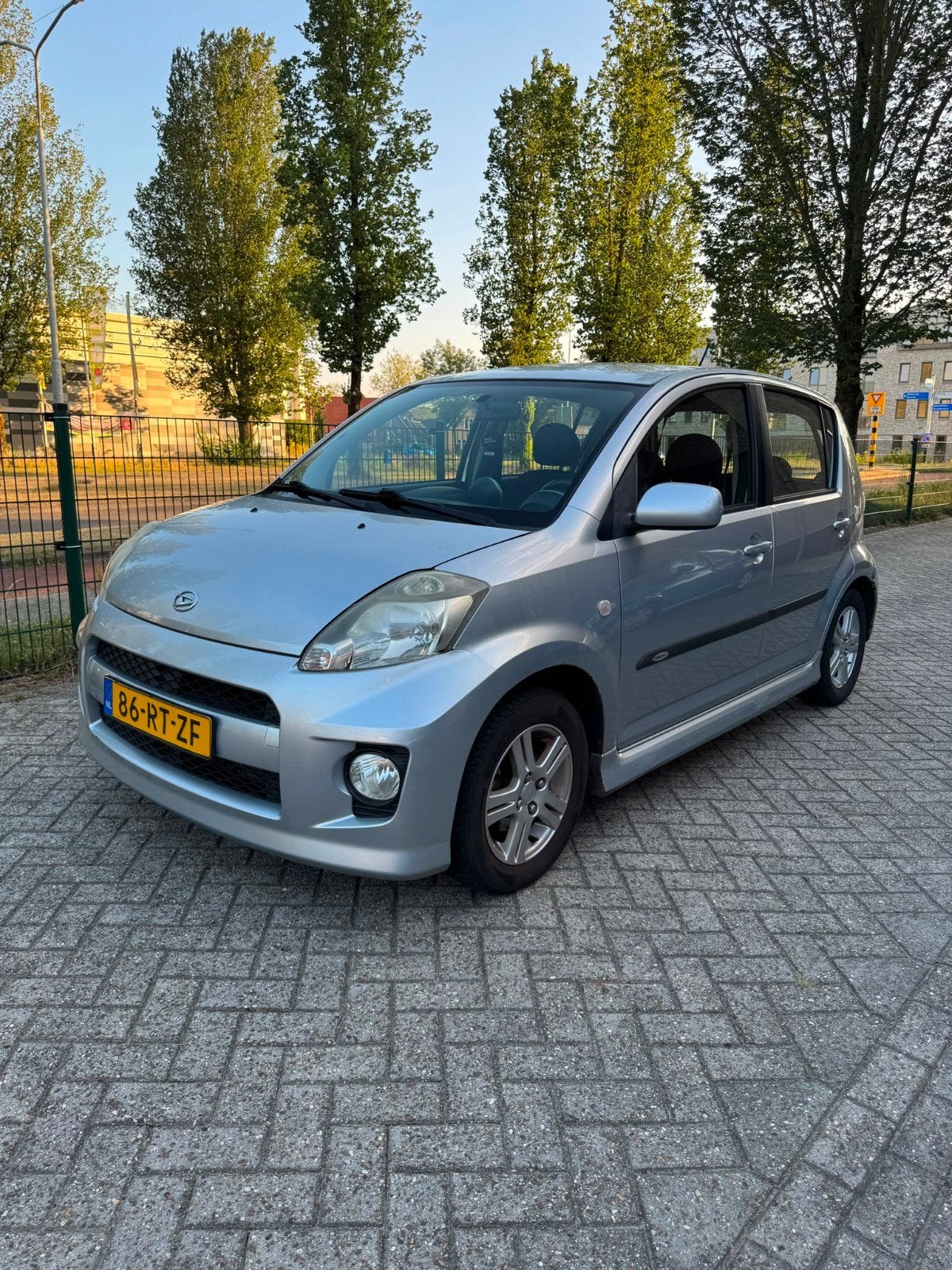 Daihatsu Sirion 1.3 2005 Grijs, Auto's, Daihatsu, Bedrijf, Sirion, Benzine, B, Hatchback, Handgeschakeld, Origineel Nederlands