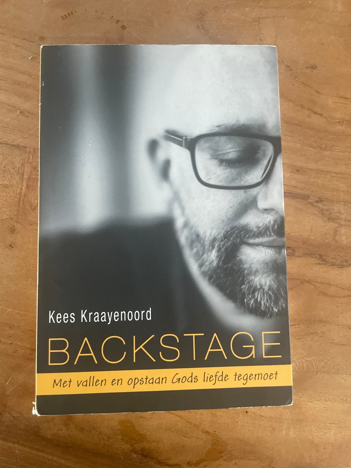 Boek: Kees Kraayenoord - Backstage: Met vallen en opstaan, Ophalen of Verzenden, Gelezen, Christendom | Protestants
