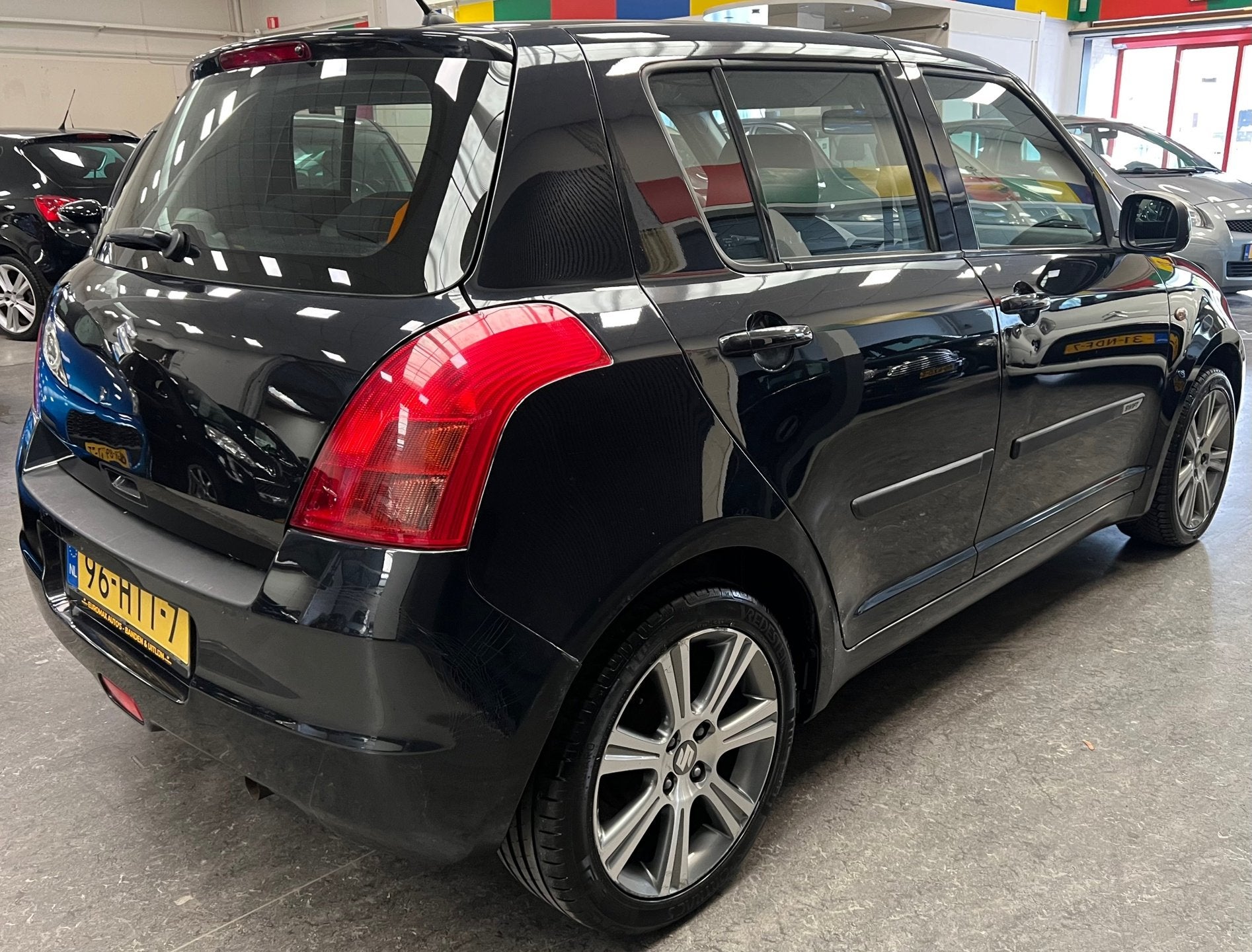 Suzuki Swift 1.3 Shogun - NAP - Airco - Elekt Ramen, Voorwielaandrijving, Stof, Zwart, 400 kg