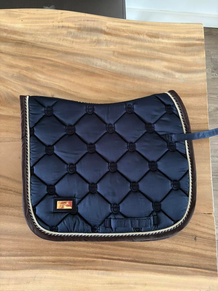 Equestrian Stockholm Dressuurdekje COB + oornetje, Dieren en Toebehoren, Paarden en Pony's | Dekens en Dekjes, Gebruikt, Dressuurdekje