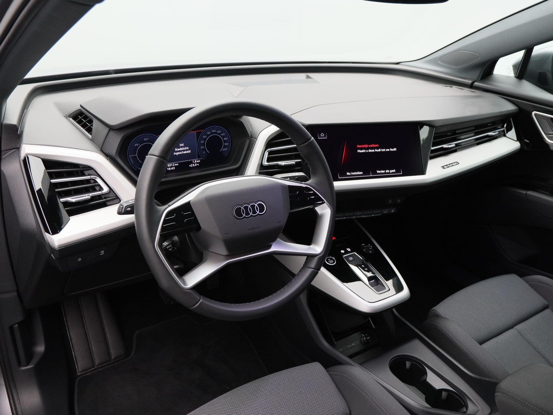 Audi Q4 e-tron 45 Edition 82 kWh 286 Pk | Warmtepomp | Adapt, Auto's, Automaat, Dealer onderhouden, Gebruikt, Zwart