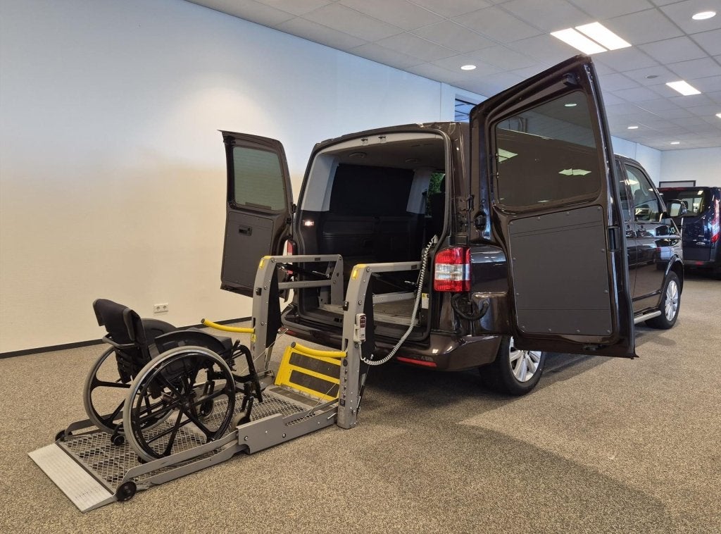 Volkswagen Caravelle CARAVELLE (bj 2015, automaat), Auto's, Volkswagen, Euro 5, Stof, Gebruikt, 179 pk