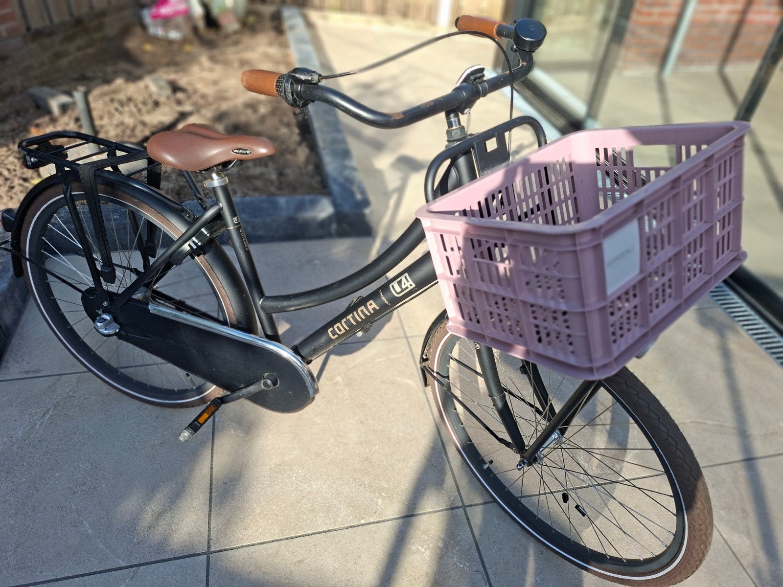 Gebruikte zwarte Cortina transportfiets voor meisjes, Fietsen en Brommers, Fietsen | Meisjes, Terugtraprem, Gebruikt, Versnellingen