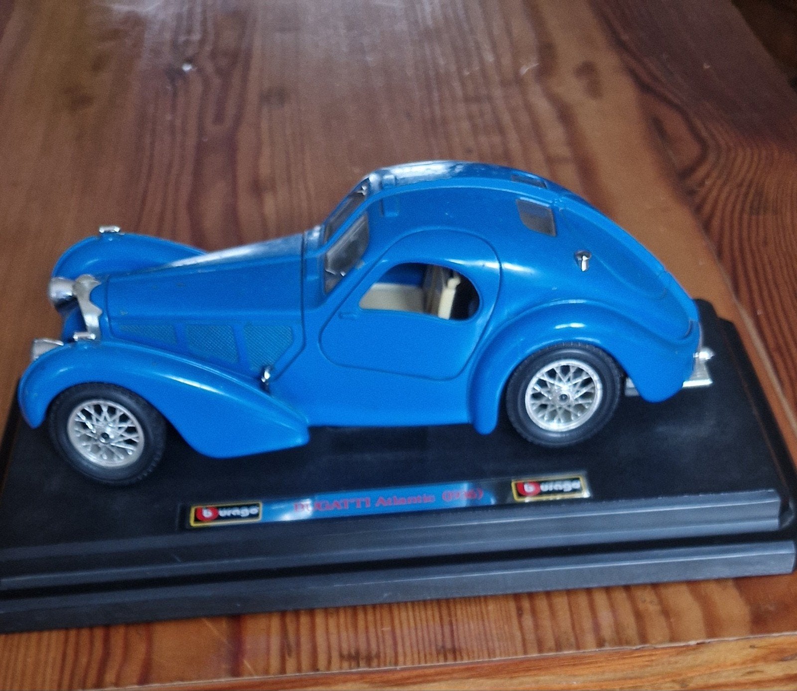 BUGATTI ATLANTIC 1936
Model, Ophalen, Zo goed als nieuw, Bburago
