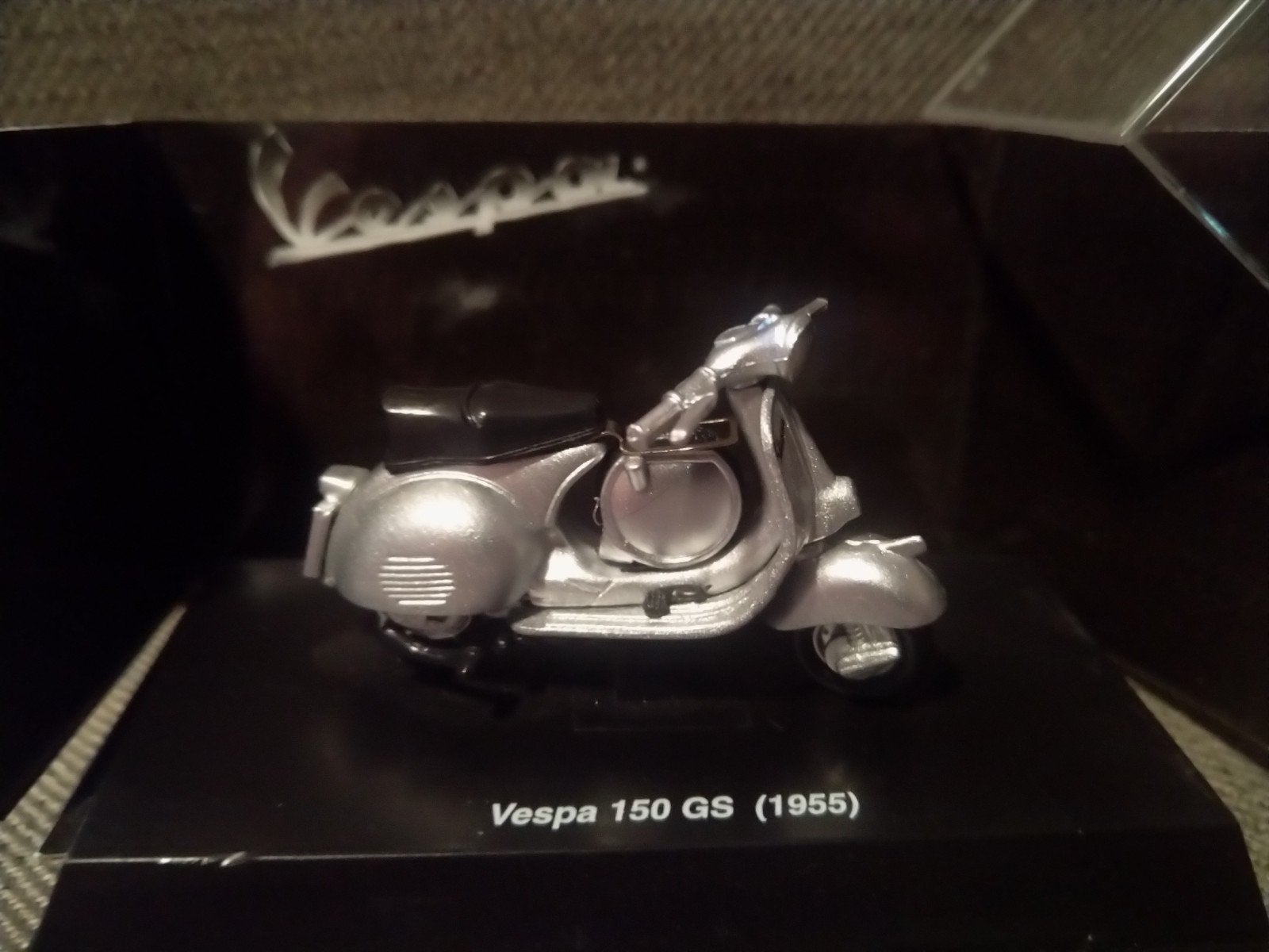 Vespa 150 GS (1955) schaalmodel - Zo goed als nieuw, Ophalen of Verzenden, Zo goed als nieuw, Overige typen