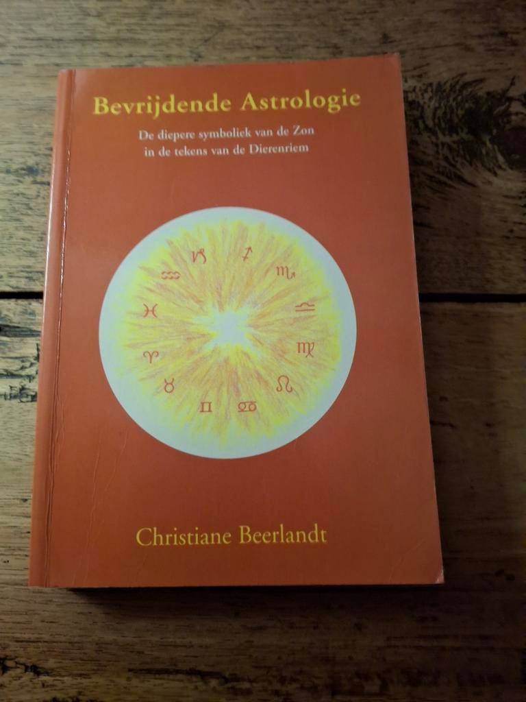 Christiane Beerlandt - Bevrijdende astrologie, Gelezen, Achtergrond en Informatie, Ophalen of Verzenden, Christiane Beerlandt