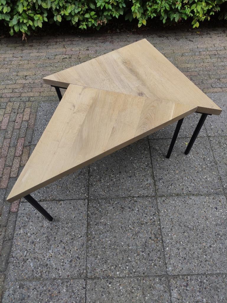 Driehoek tafeltje (2 stuks), Huis en Inrichting, Tafels | Salontafels, Ophalen, Gebruikt, 50 tot 100 cm, 50 tot 100 cm