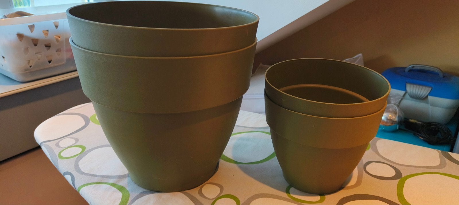 Groene kunststoffen tuinpotten, 4 stuks, Tuin en Terras, Kunststof, Rond, Zo goed als nieuw, Minder dan 40 cm