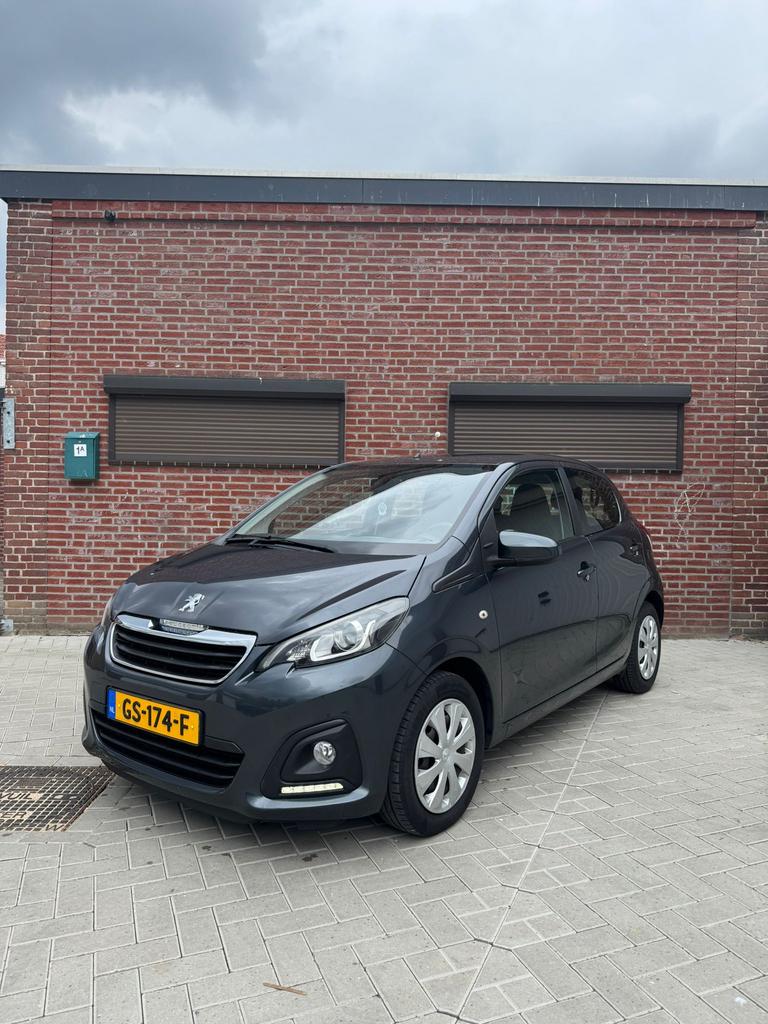 Peugeot 108 1.0 12V E-vti 51KW 5DR 2015 Zwart VOLLE JAAR APK, Voorwielaandrijving, Stof, 4 stoelen, Zwart