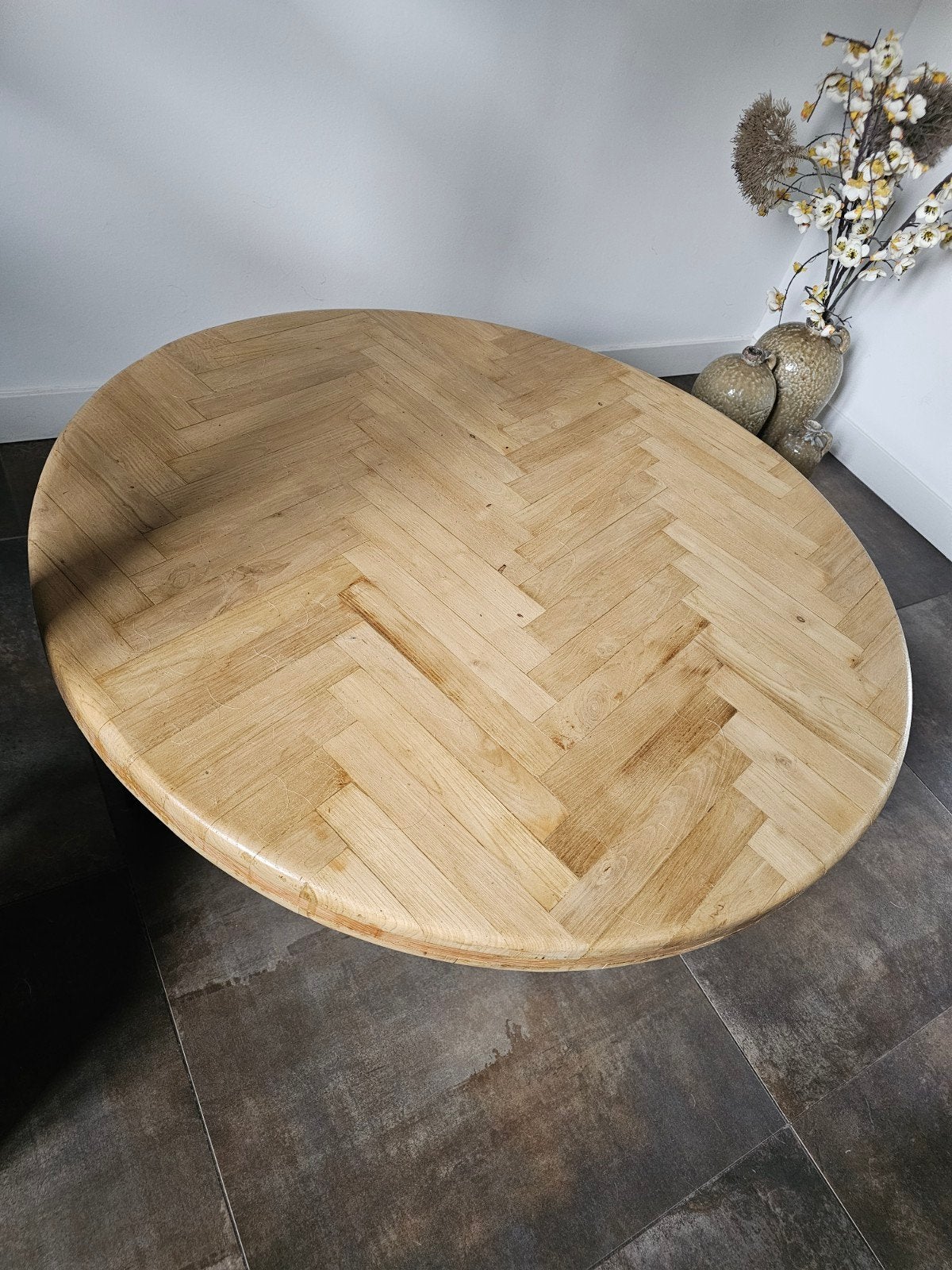 Ronde salontafel visgraat eikenhout, Ophalen, 50 tot 100 cm, 50 tot 100 cm, Zo goed als nieuw