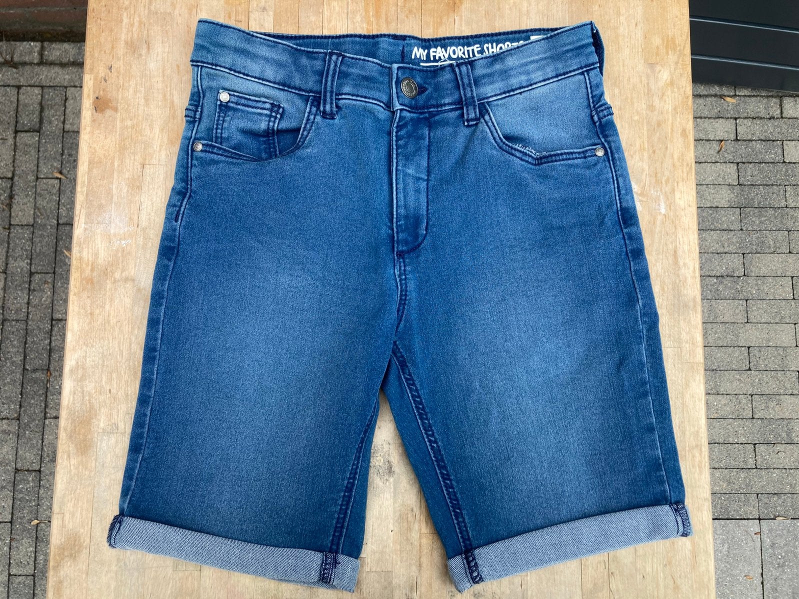 Hema korte broek maat 134, Ophalen of Verzenden, Zo goed als nieuw, Jongen, Broek