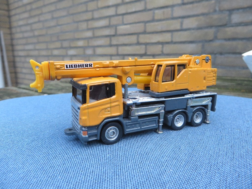 Siku 1859 Liebherr - Scania telescopic crane truck, Ophalen of Verzenden, Gebruikt, Bus of Vrachtwagen