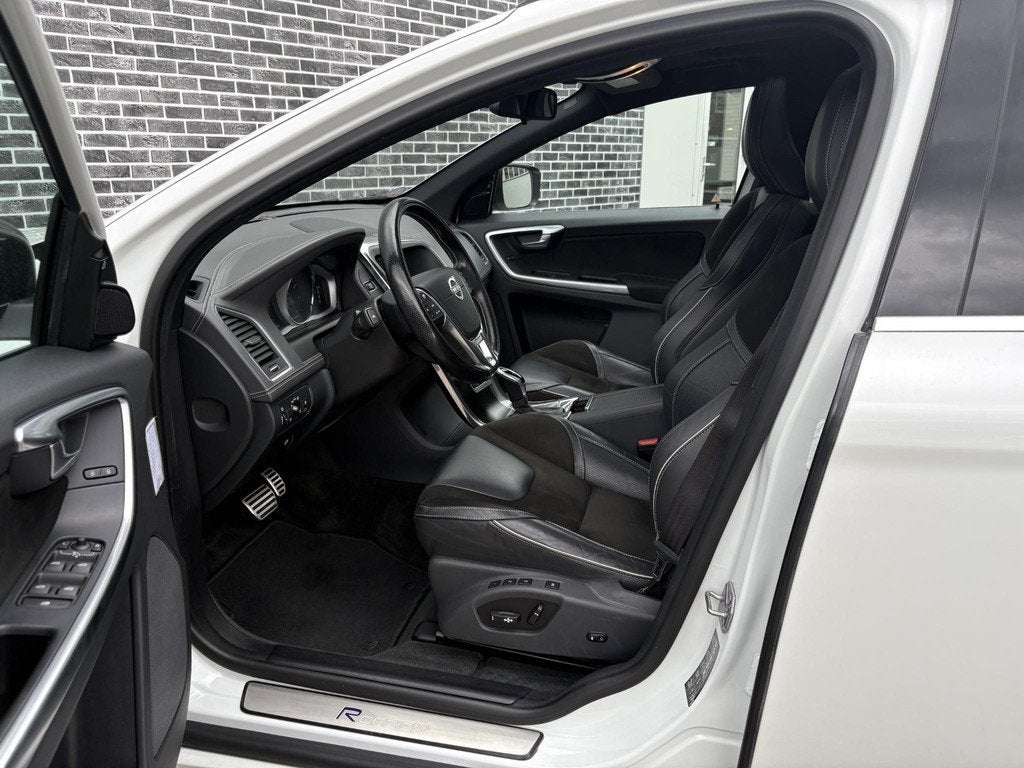 Volvo XC60 2.0 T5 FWD R-Design | Trekhaak | Panoramadak | Ac, Auto's, Volvo, 12 maanden, 15 km/l, Gebruikt, 4 cilinders