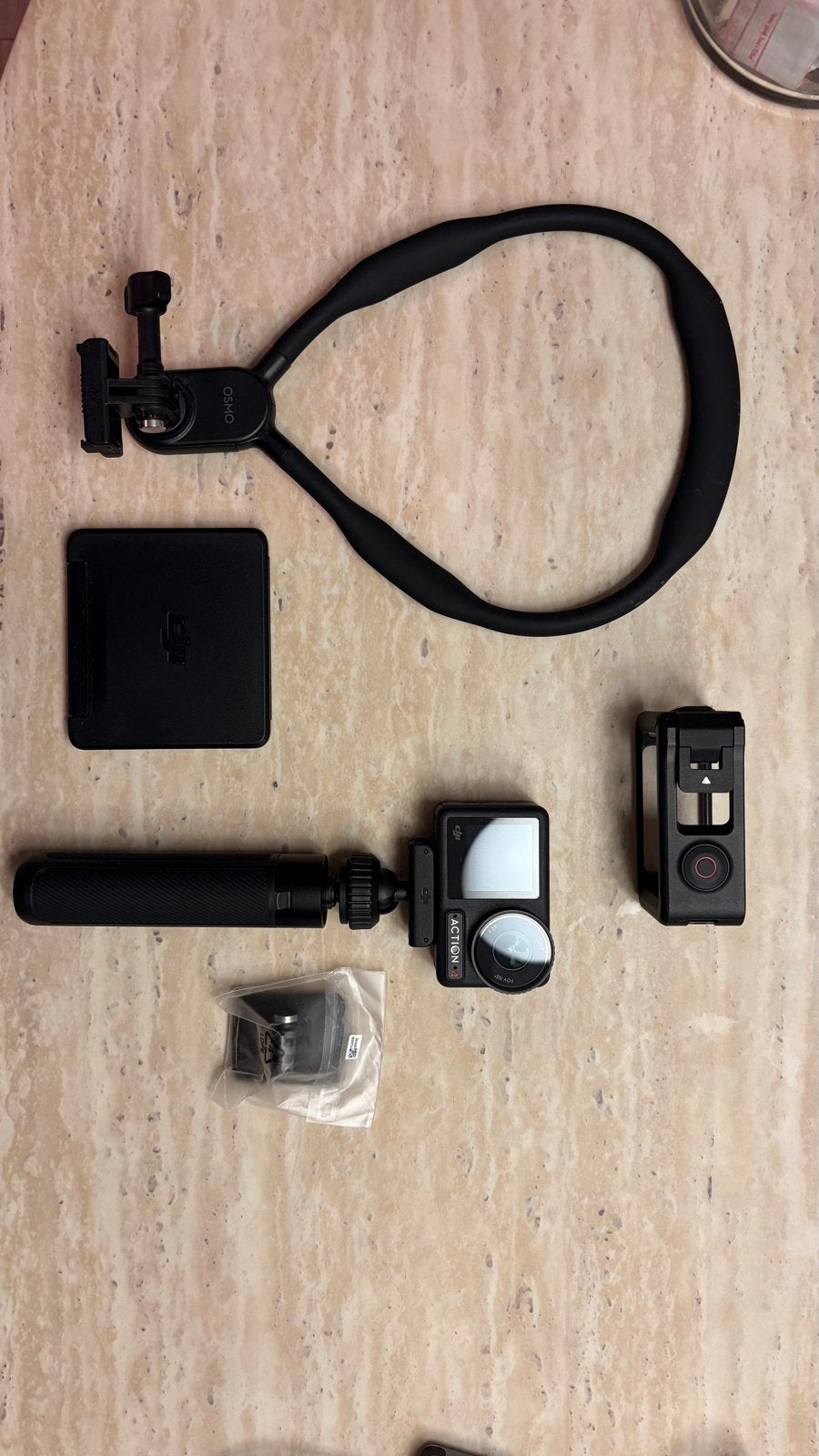 DJI Osmo Action 4 met ND filters, neckmount en tripod, Audio, Tv en Foto, Ophalen of Verzenden, Zo goed als nieuw, GoPro