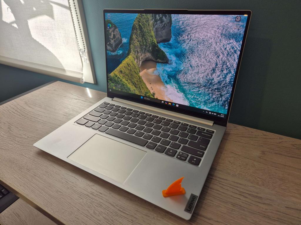 Lenovo Yoga Slim 7 Pro | R7 5800HS, MX450, 16GB, 512GB, OLED, Met videokaart, Niet ingevuld, Refurbished, 14 inch