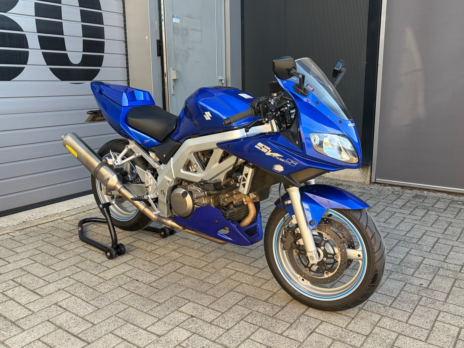 Suzuki SV650S (2004) | 14.562 km | vol accessoires!, 2 cilinders, Gebruikt, Handgeschakeld, Sport