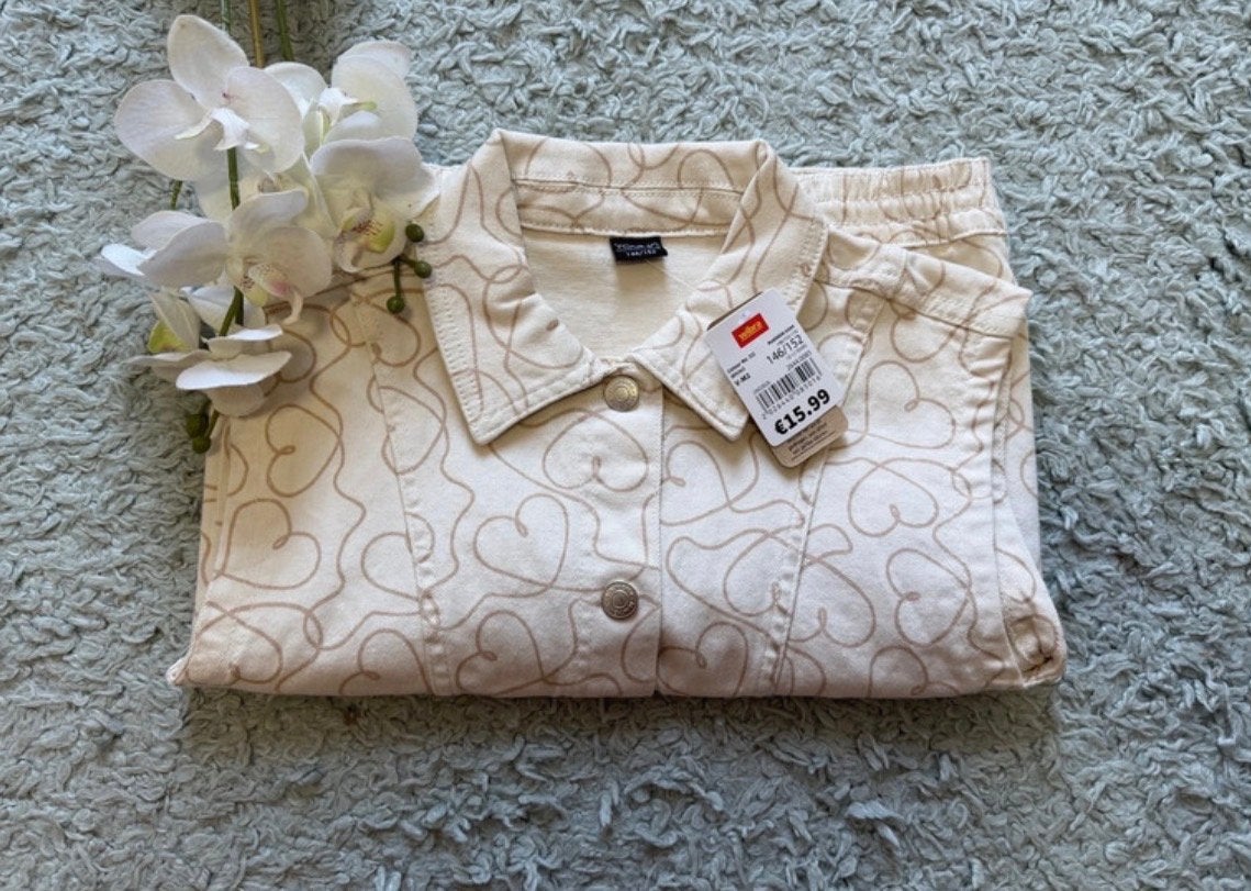 NIEUW, crème spijkergilet met hartjesprint, maat 146/152, Kinderen en Baby's, Kinderkleding | Maat 146, Ophalen of Verzenden, Nieuw