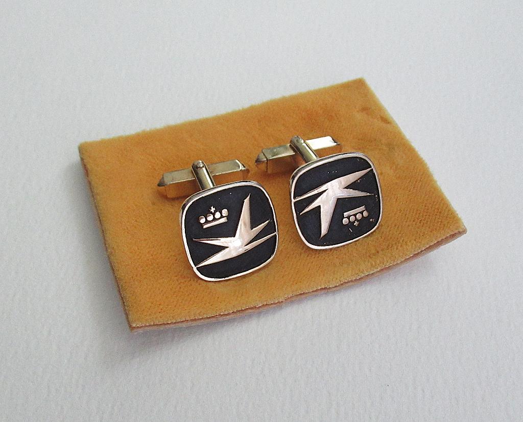 Vintage KLM Airline manchetknopen van de 70te jaren., Ophalen of Verzenden, Gebruikt, Overige materialen, Verguld