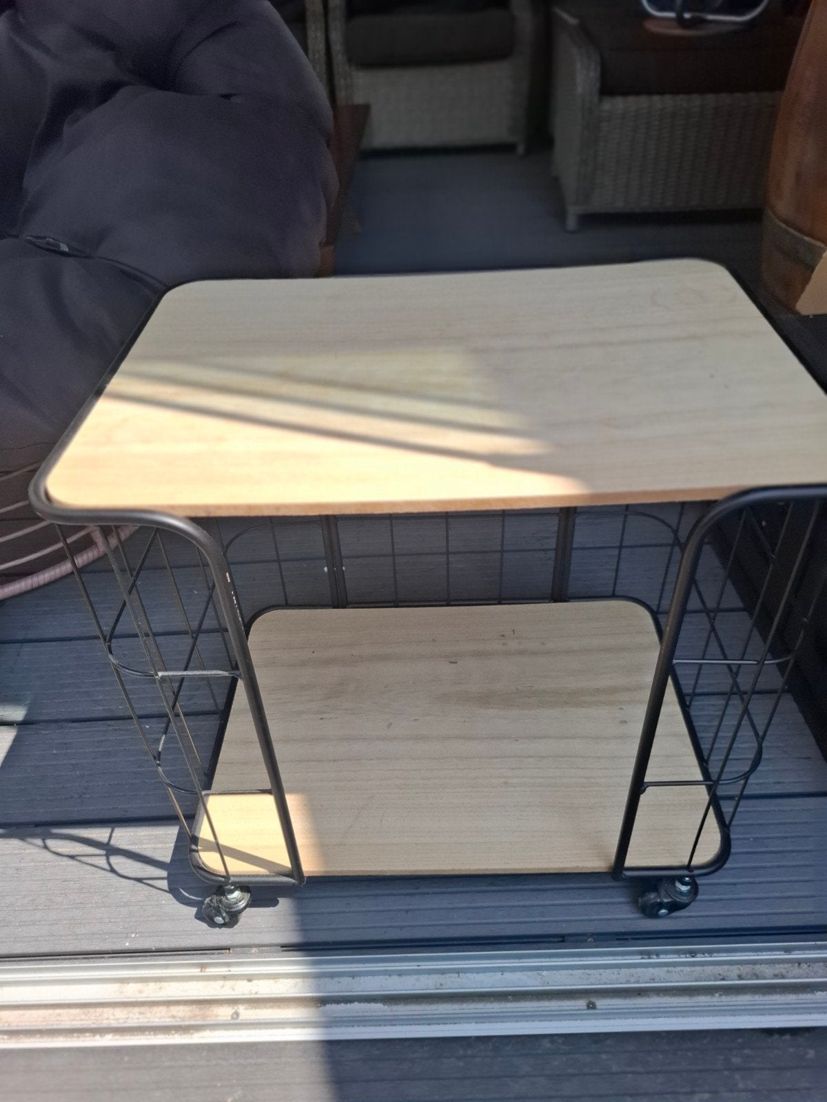 Industriële bijzettafel met wielen - Hout en Metaal, Gebruikt, 55 tot 75 cm, Industrieel, Rechthoekig
