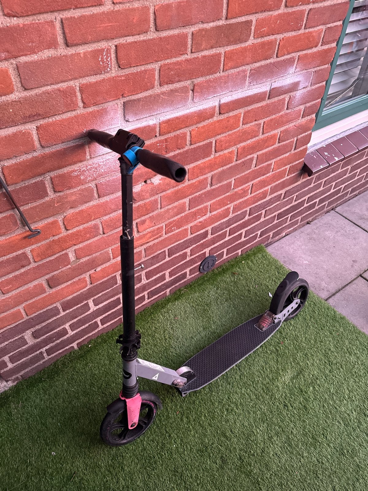 Step - Schroefje stuur ontbreekt, Fietsen en Brommers, Ophalen of Verzenden, Gebruikt, Gewone step