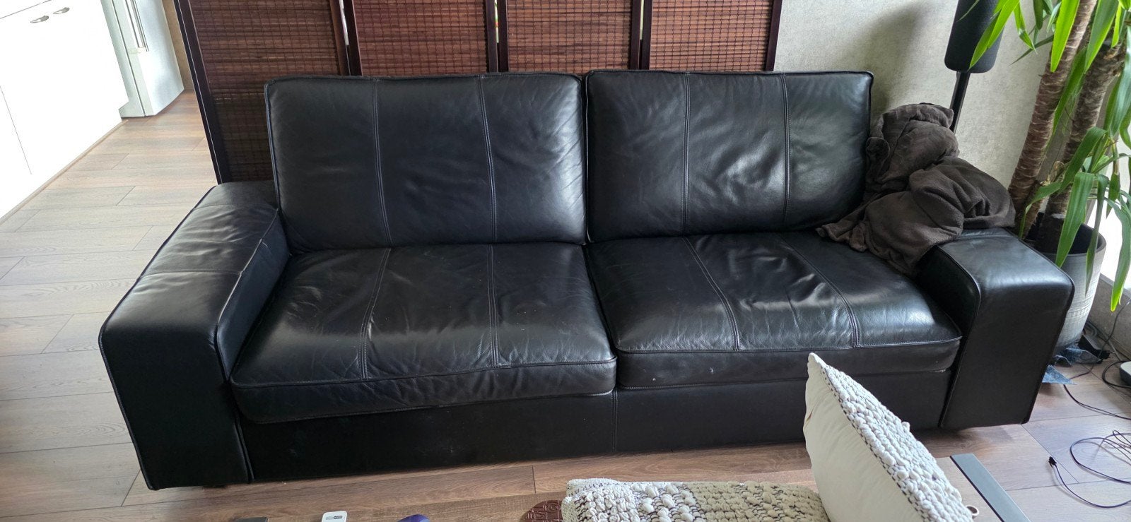 wegens plaatsgebrek.ikea Zwarte leren 2-zitsbank - Comfortab, Ophalen, Gebruikt, 150 tot 200 cm, Tweepersoons