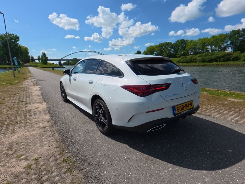 Mercedes-Benz CLA-klasse Shooting Brake 250 e AMG Line Panor, Auto's, Mercedes-Benz, Gebruikt, 4 cilinders, 15 kWh, Plug-in hybride
