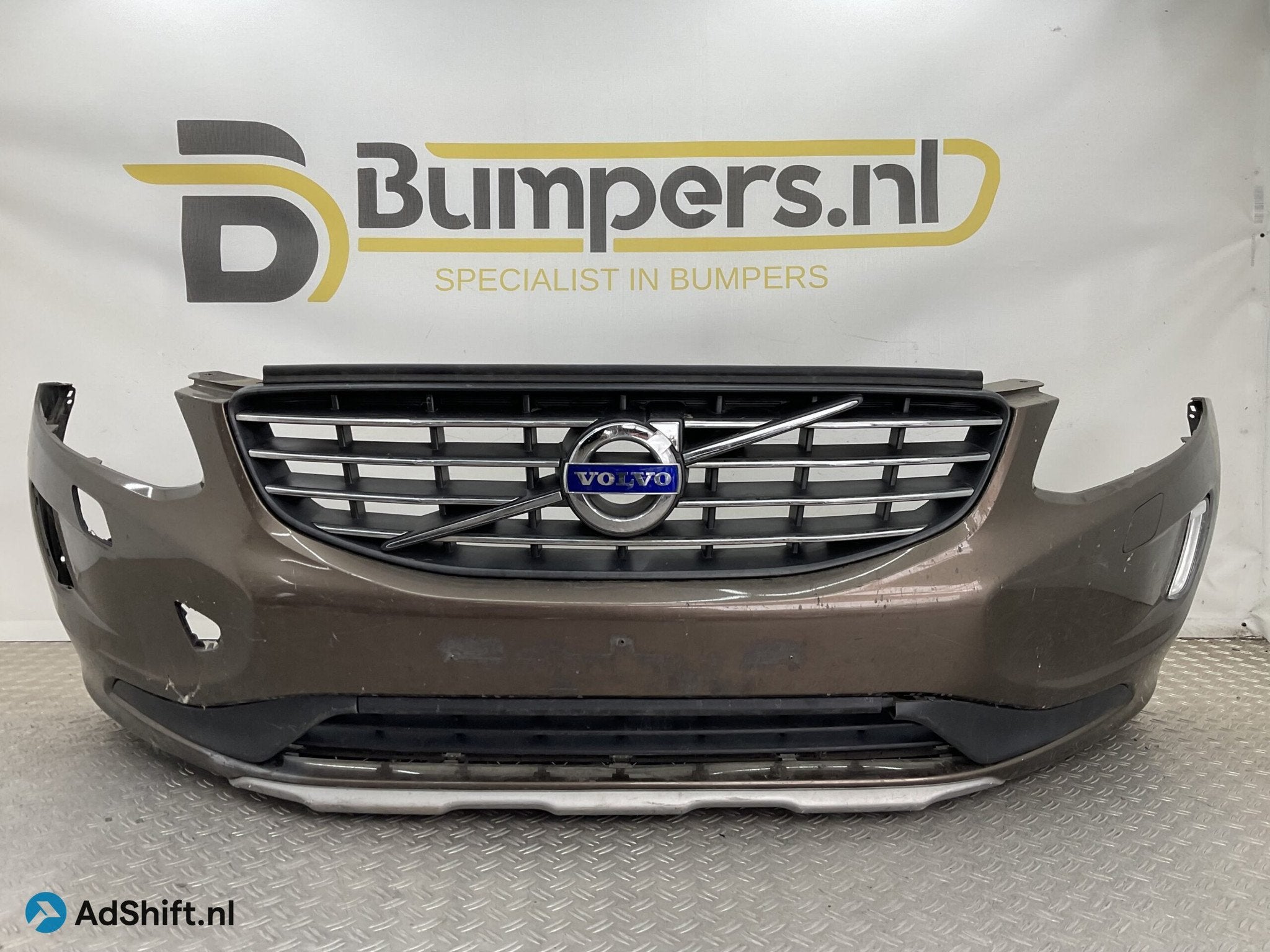 Bumper Volvo XC60 2014 31323765 Voorbumper E4-22277, Bumper
