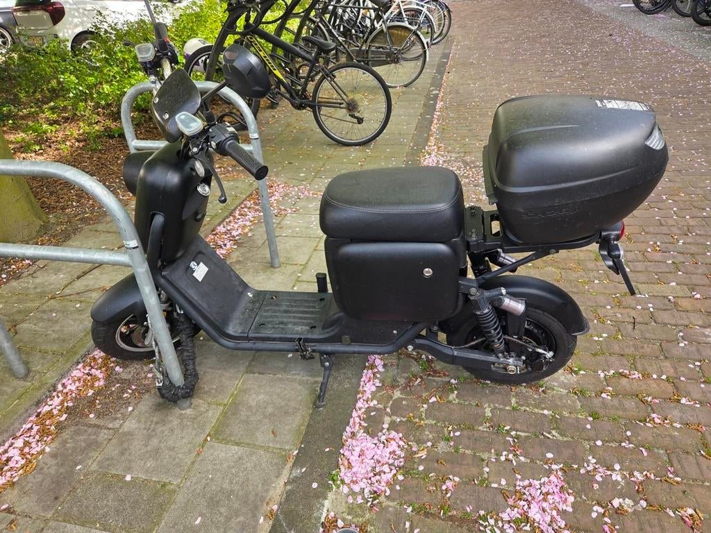 GTS Elektrische scooter - Slechts 628km!, Ophalen, Zo goed als nieuw, Elektrisch, GTS