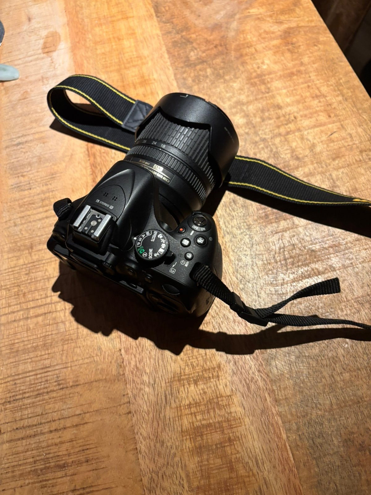 Nikon D5200 + AF-S Nikkor 18-105mm VR lens - 1137 clicks, Ophalen, Spiegelreflex, Zo goed als nieuw, Nikon