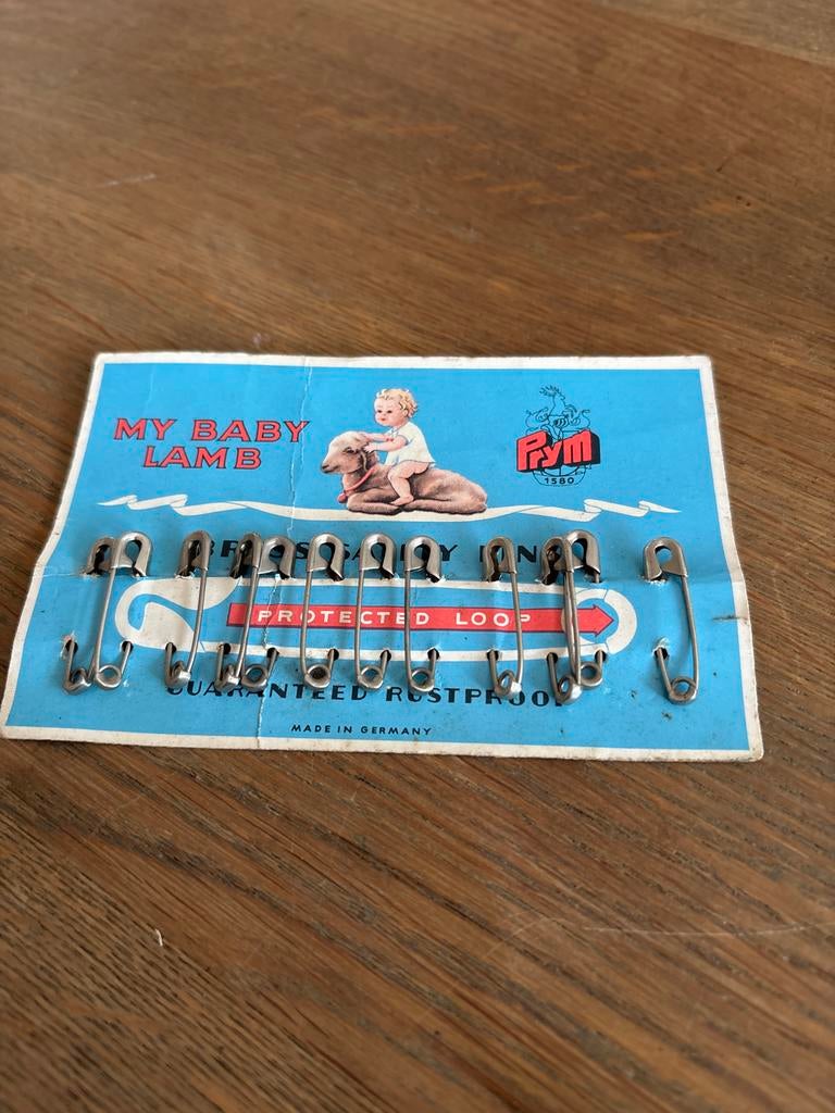 Vintage PYM Veiligheidsspelden - My Baby Lamb, Ophalen of Verzenden, Gebruikt, Overige typen