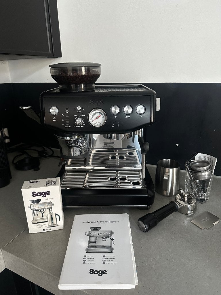 Sage barista express, Witgoed en Apparatuur, Koffiezetapparaten, Zo goed als nieuw, Koffiebonen, Espresso apparaat, 2 tot 4 kopjes