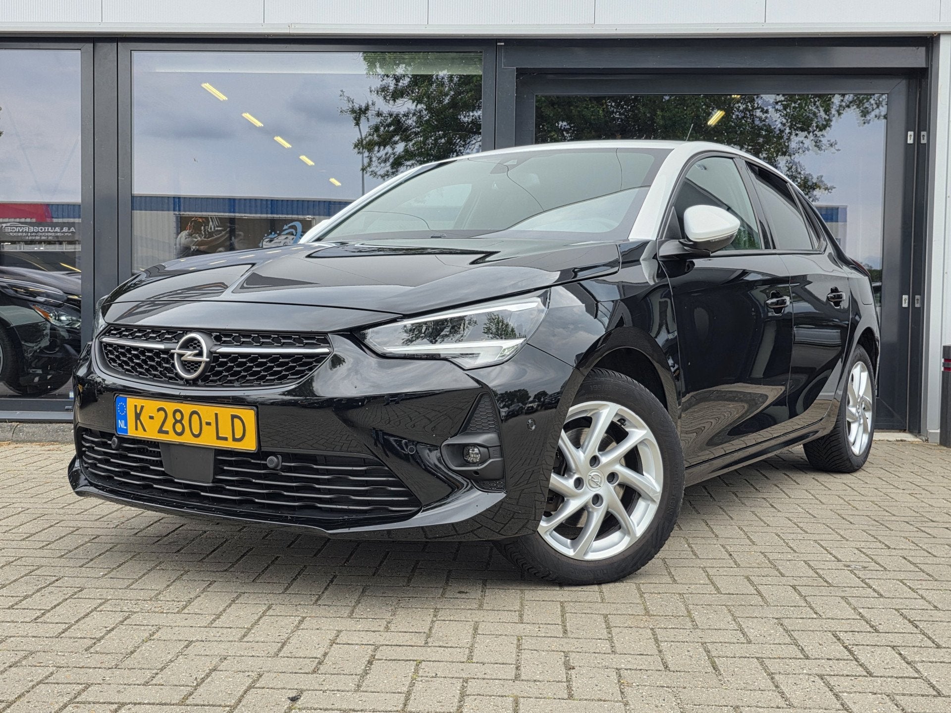 Opel Corsa 1.2 GS Line + APPLE ANDROID + LED + CAMERA + CRUI, Voorwielaandrijving, 101 pk, Gebruikt, Leder en Stof