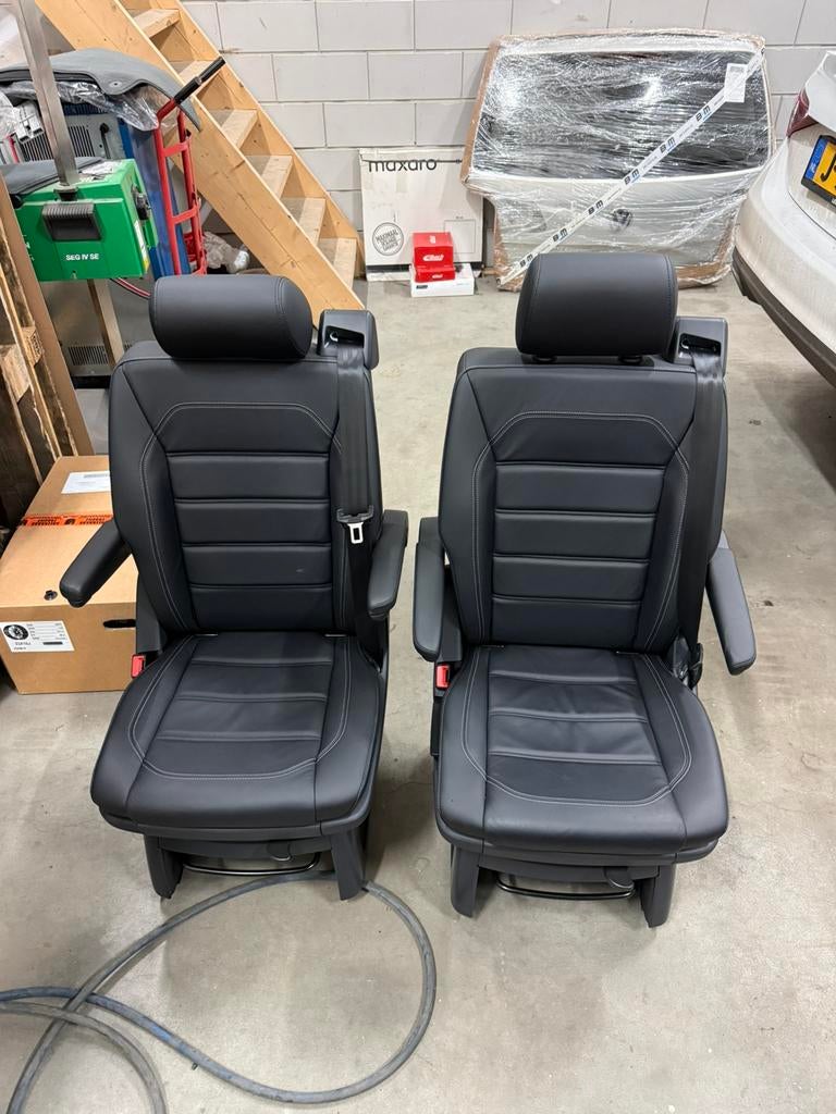 2x Draaistoel vol leer VW Multivan T6.1 2022, Ophalen, Nieuw