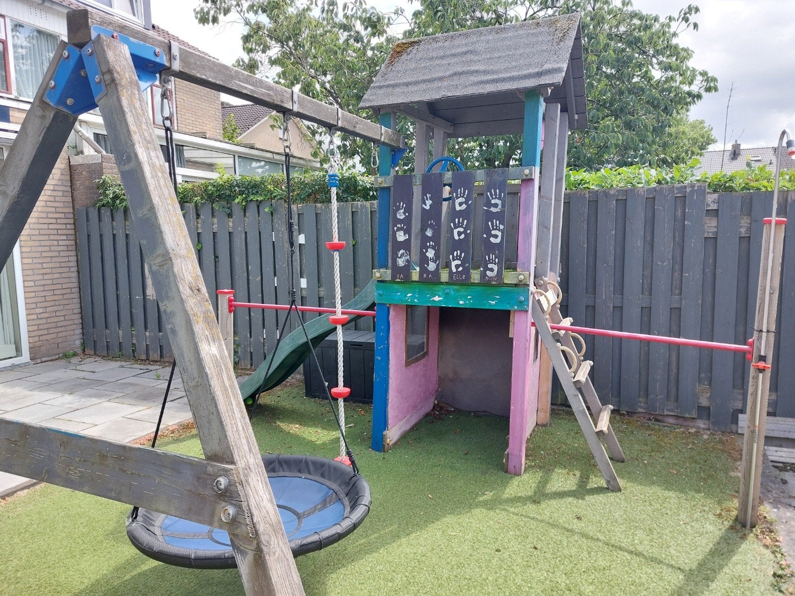 Houten speeltoestel met glijbaan en schommel, Ophalen, Gebruikt, Schommel