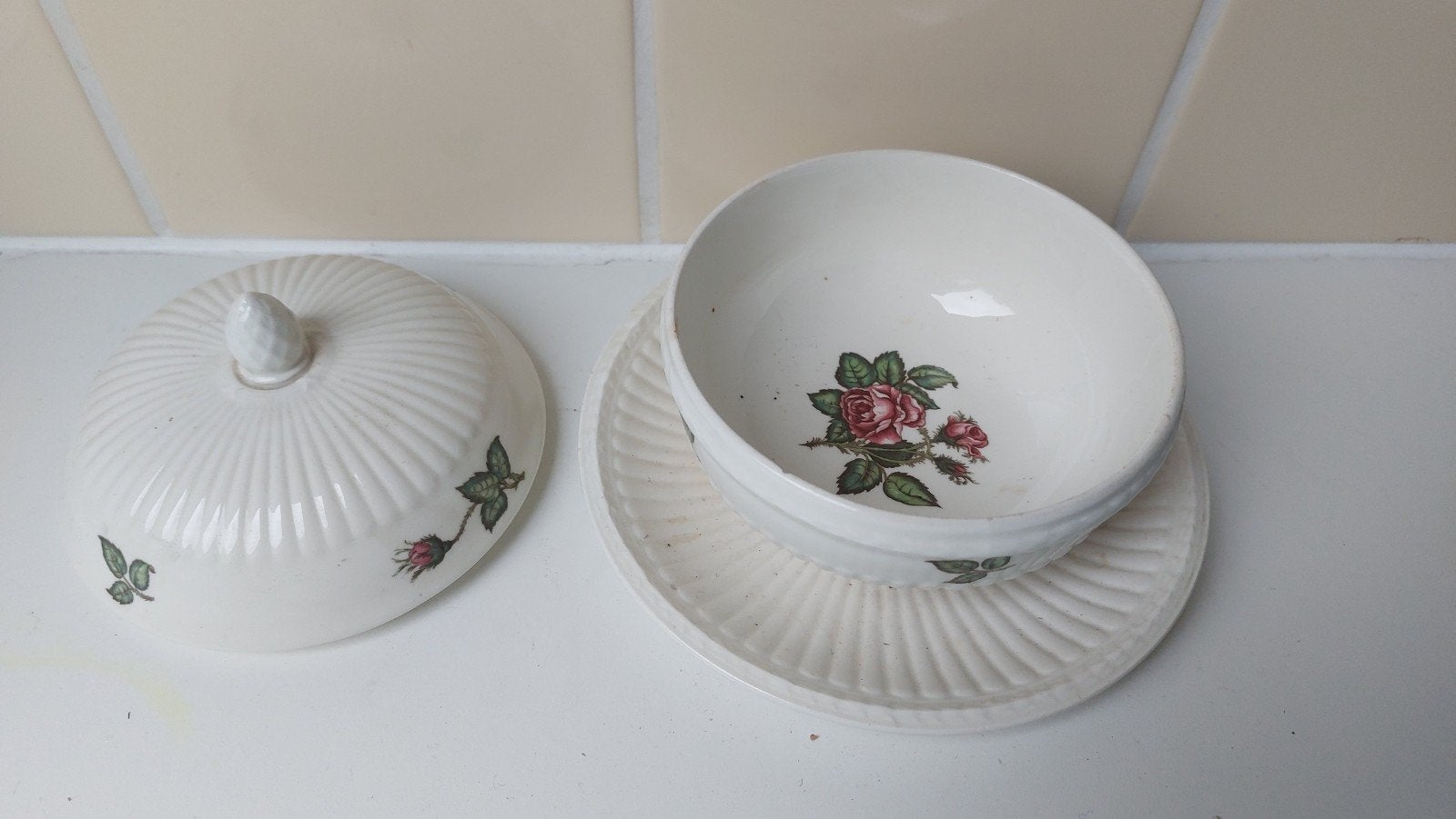 Wedgewood schaaltje Moss Rose of Etruria & Bariaston, Ophalen