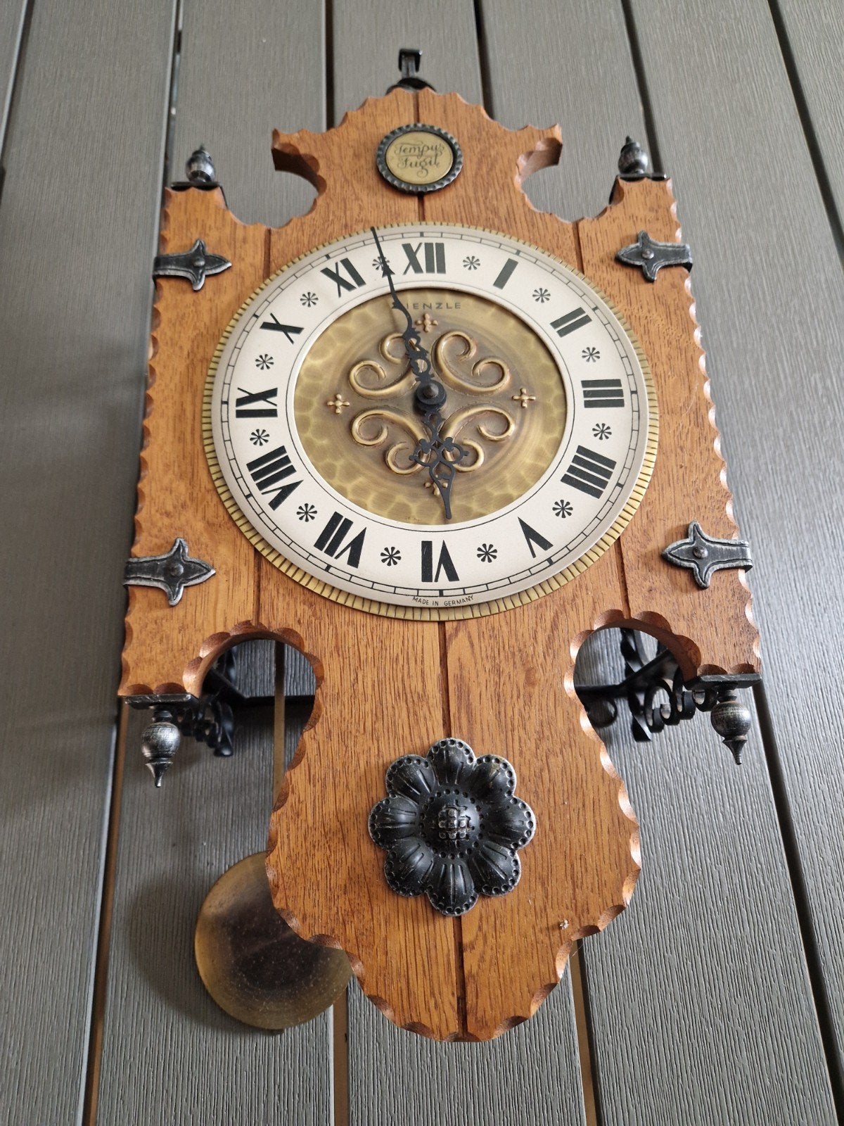 Antieke wandklok met slinger - Houten decoratie, Ophalen of Verzenden