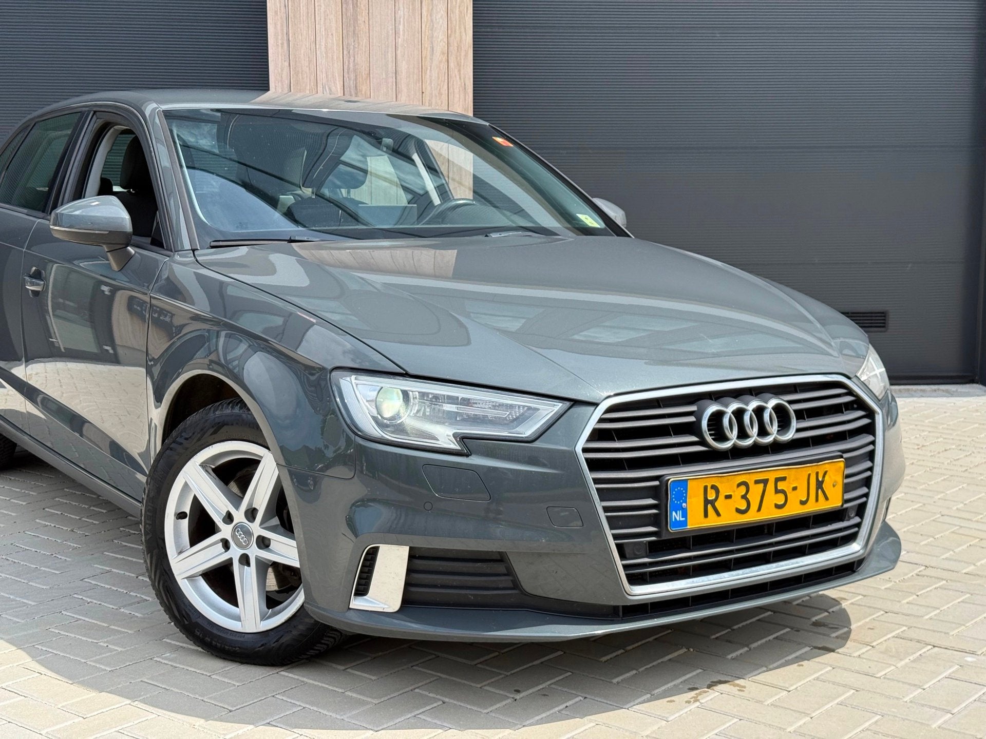 Audi A3 Sportback 1.6 TDI Pro Line (bj 2017) FACELIFT XENON, Auto's, Audi, Voorwielaandrijving, Stof, Gebruikt, Euro 6